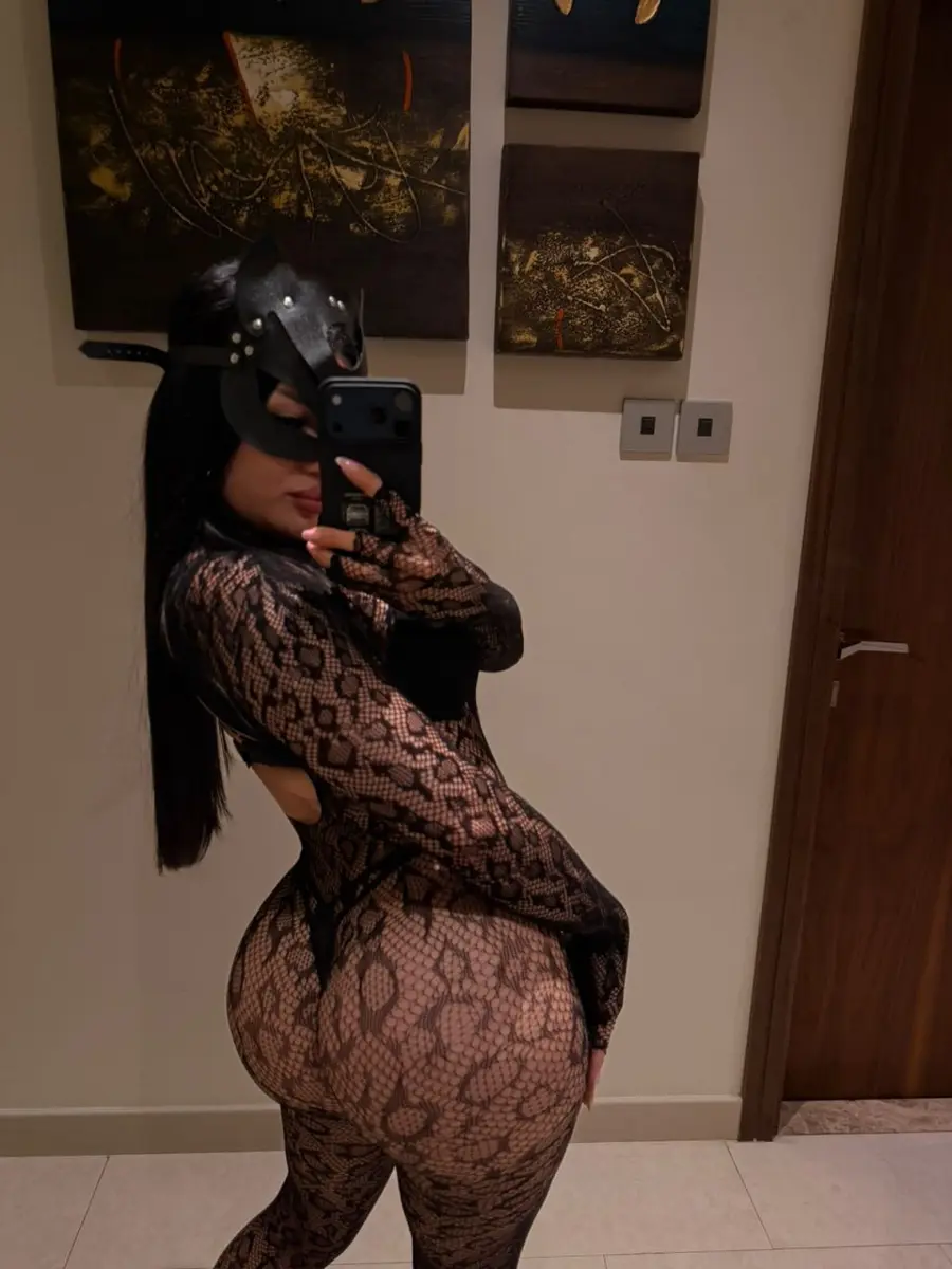 Amelie escort in Dubai