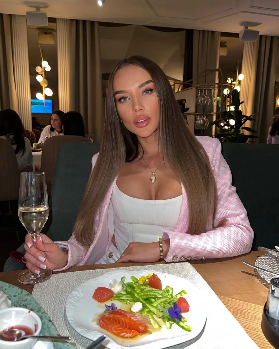 Анель эскорт в городе Дубай