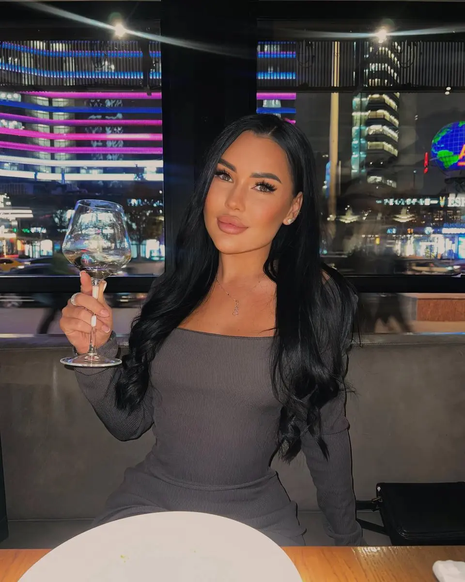 Эника эскорт в городе Дубай