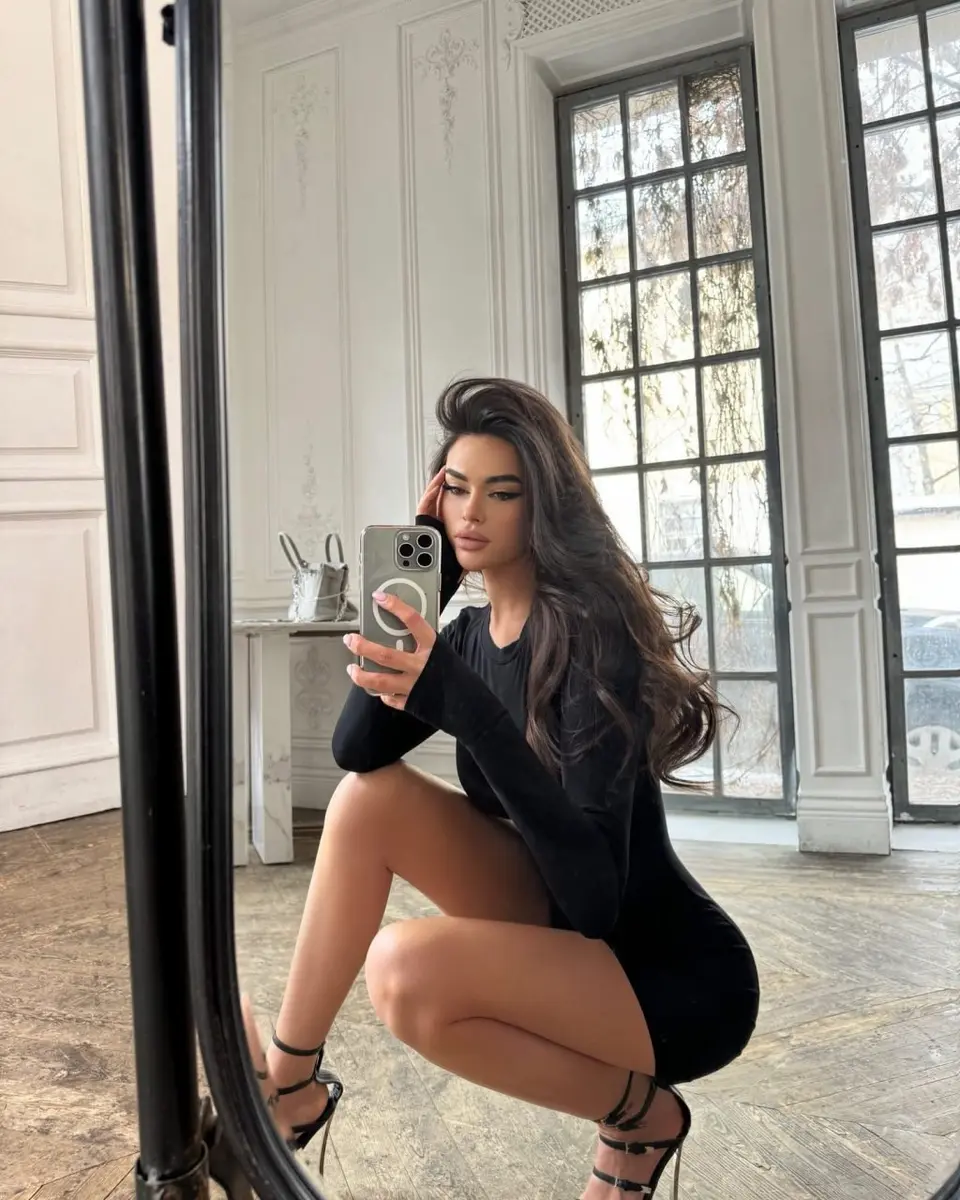 Eva escort in Dubai