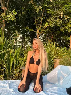 Искорка эскорт в городе Дубай