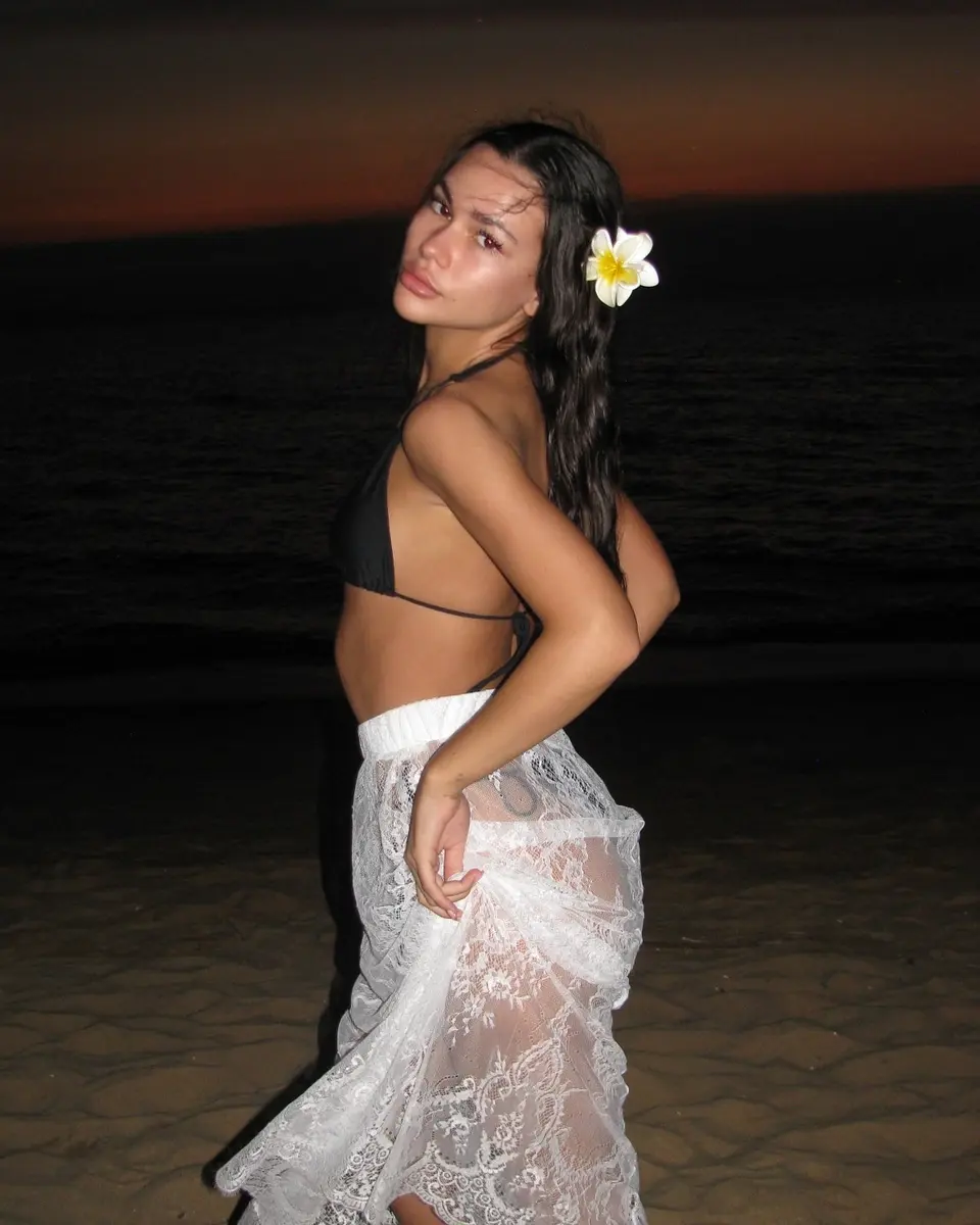 Намиби эскорт в городе Дубай