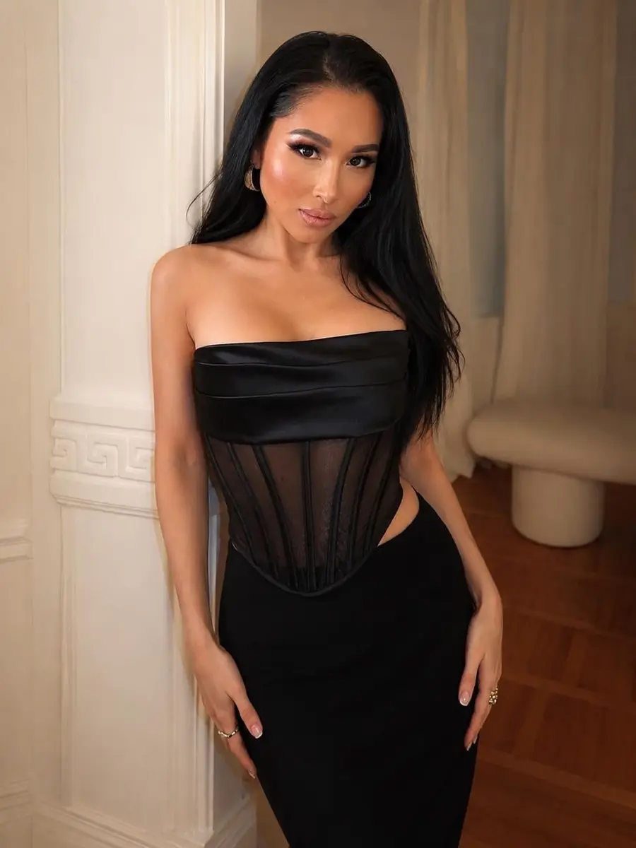 Shakira escort in Dubai