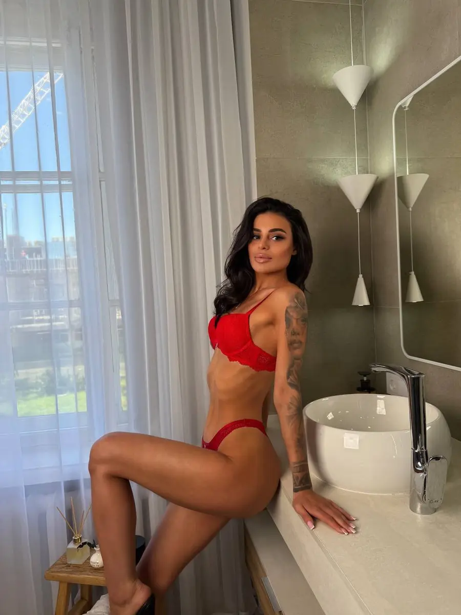Sophia escort in Dubai